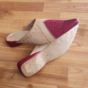 Western Red and Tan Women's Mules